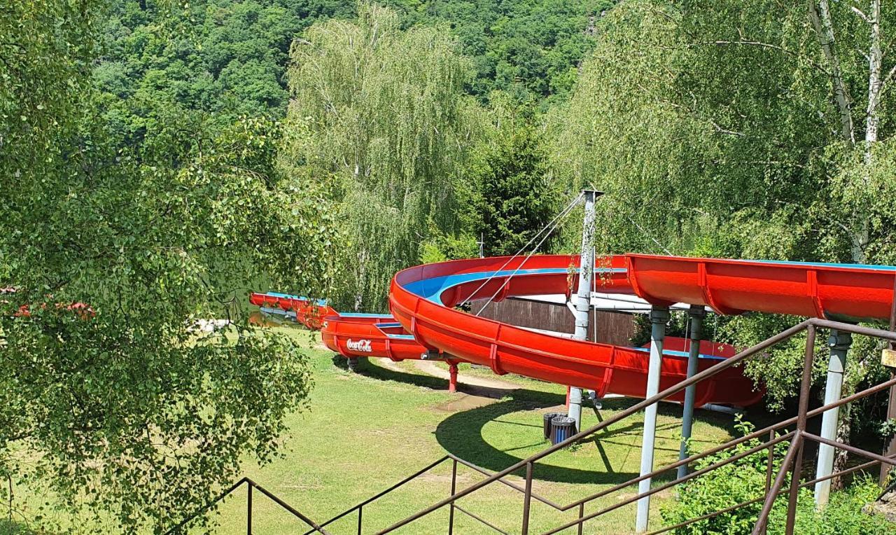 Juniorcamp Nova Zivohost Hotel Křečovice Buitenkant foto