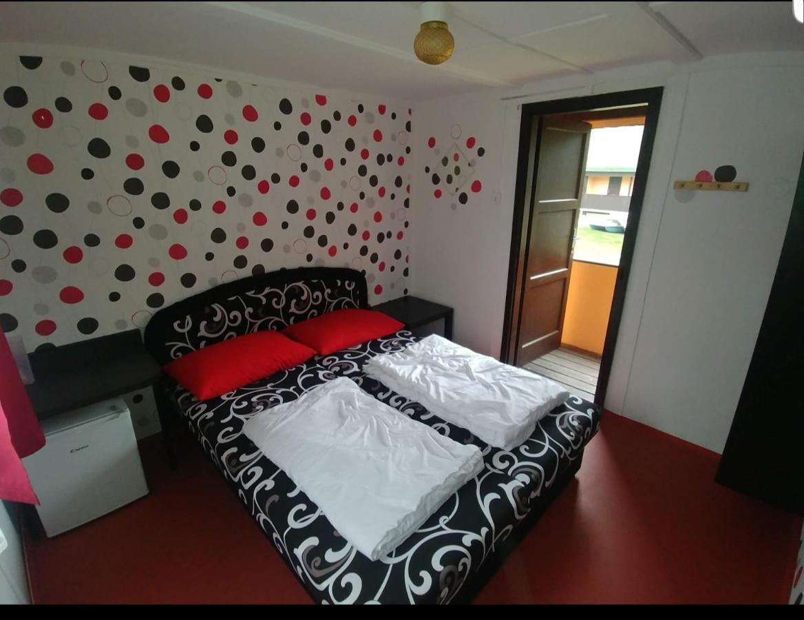 Juniorcamp Nova Zivohost Hotel Křečovice Buitenkant foto